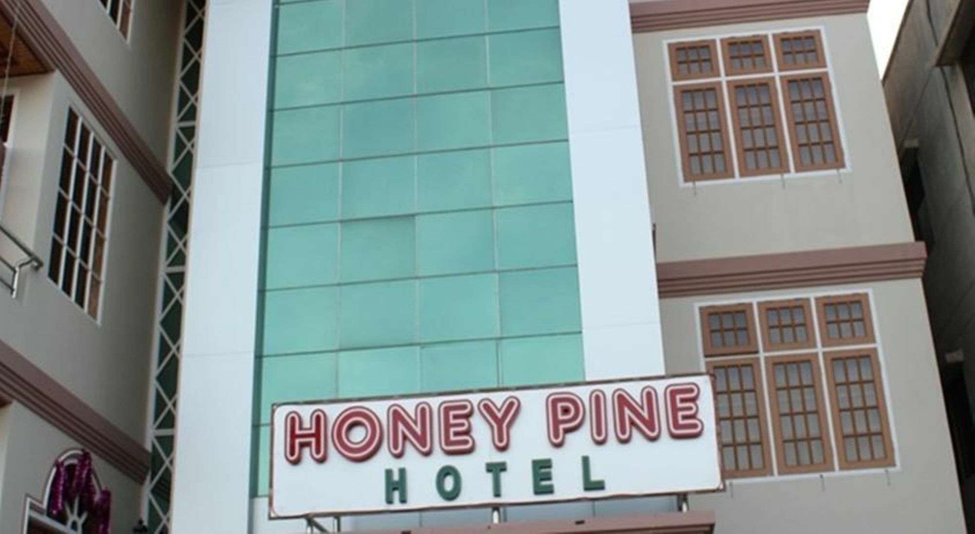 Honey Pine Hotel 칼로 외부 사진